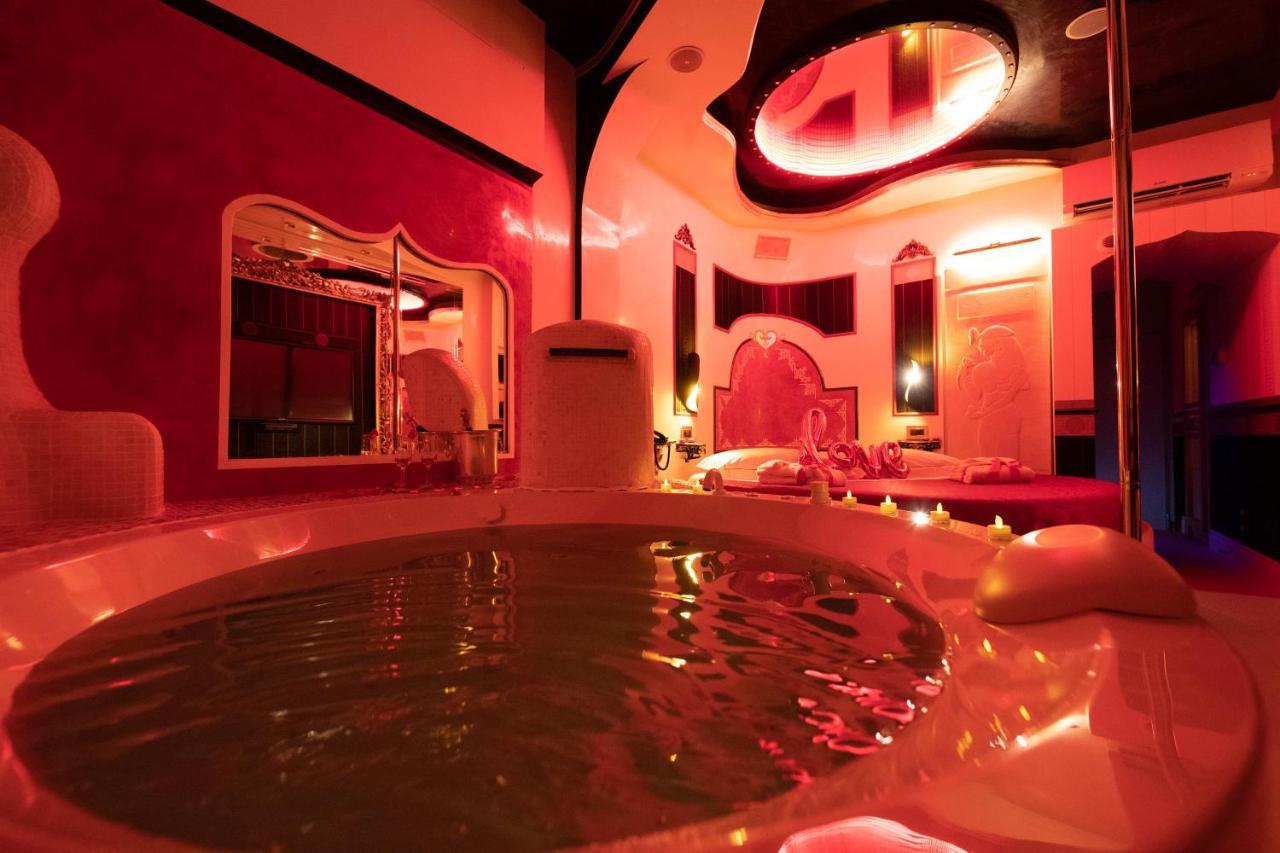 Erossuite Guesthouse Rome Bagian luar foto
